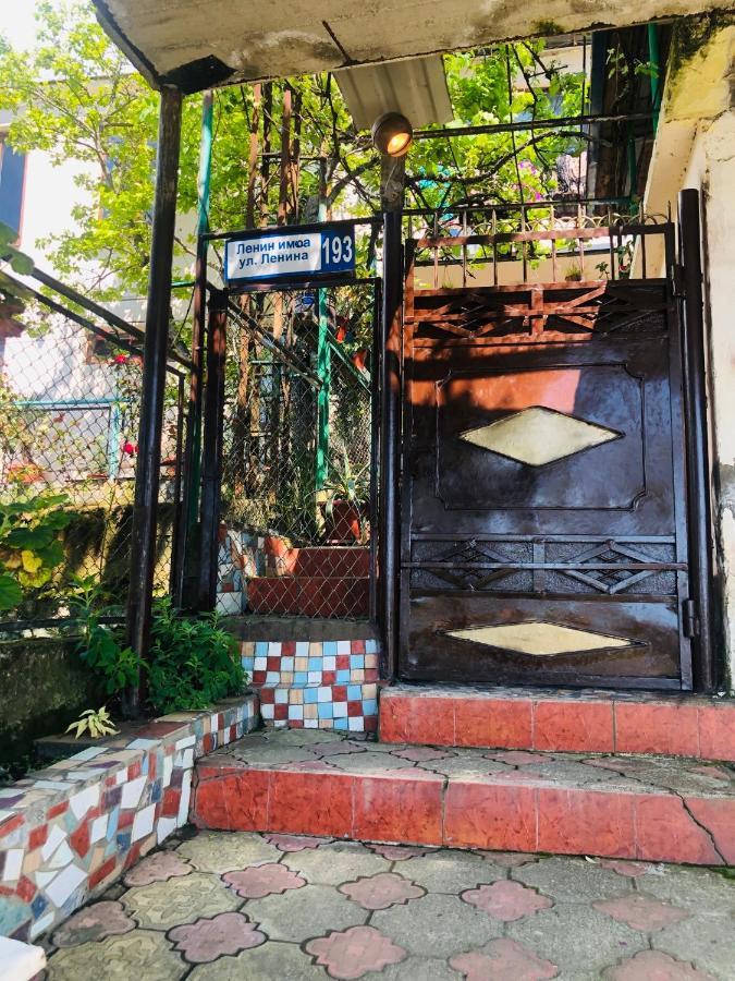 Гостевой Дом «Лиза» Hotel Gagra Eksteriør billede