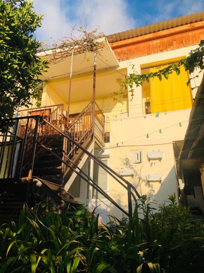 Гостевой Дом «Лиза» Hotel Gagra Eksteriør billede